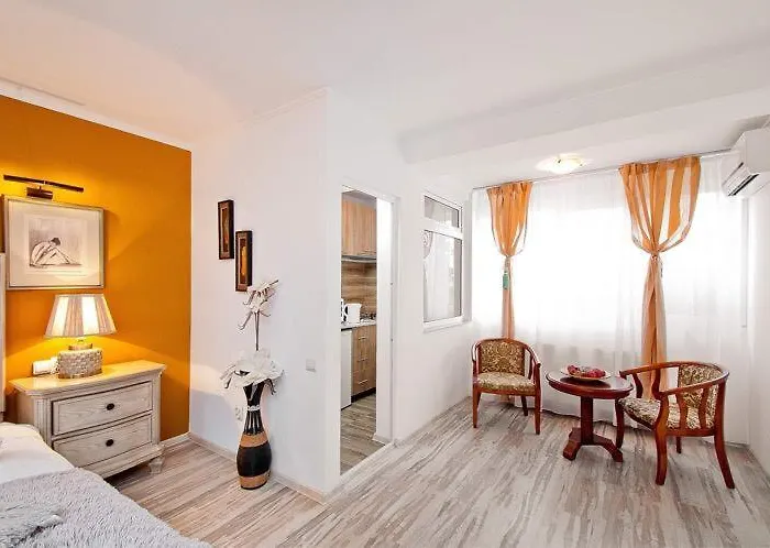 Lyla Apartment